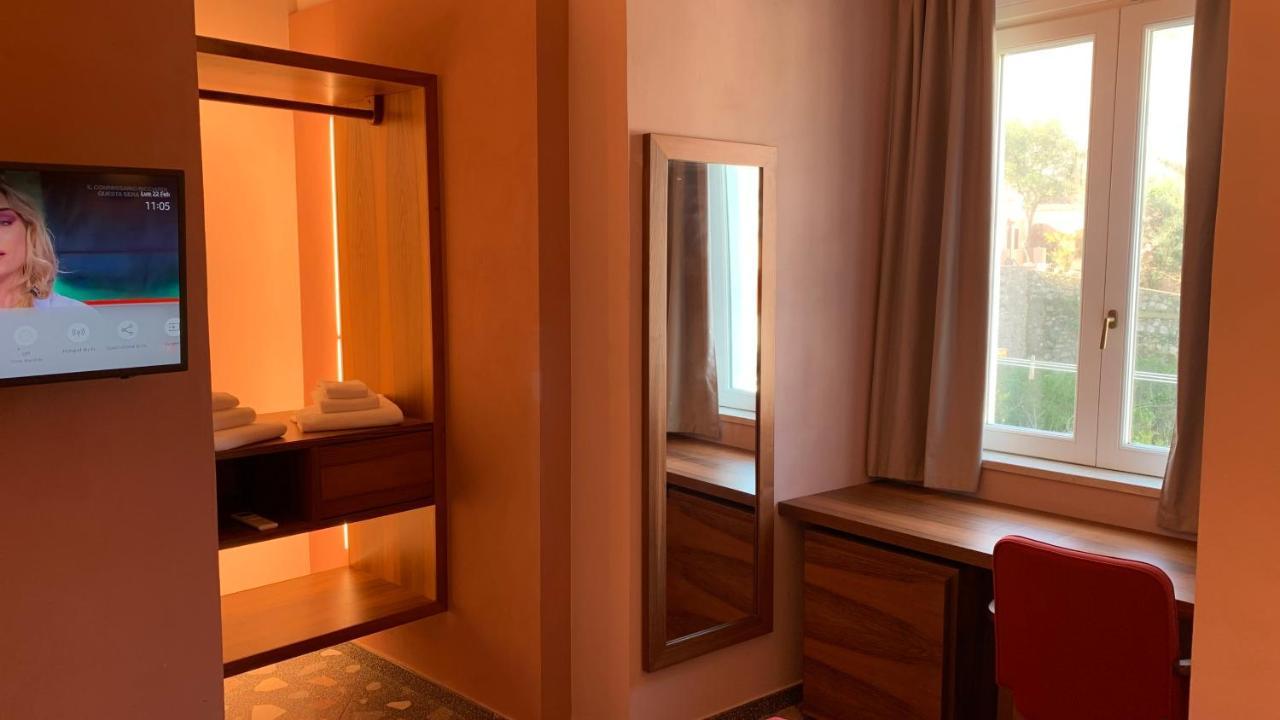 Dimora Del Leone Gaeta Bed & Breakfast Ngoại thất bức ảnh
