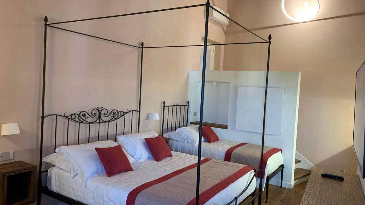 Dimora Del Leone Gaeta Bed & Breakfast Ngoại thất bức ảnh