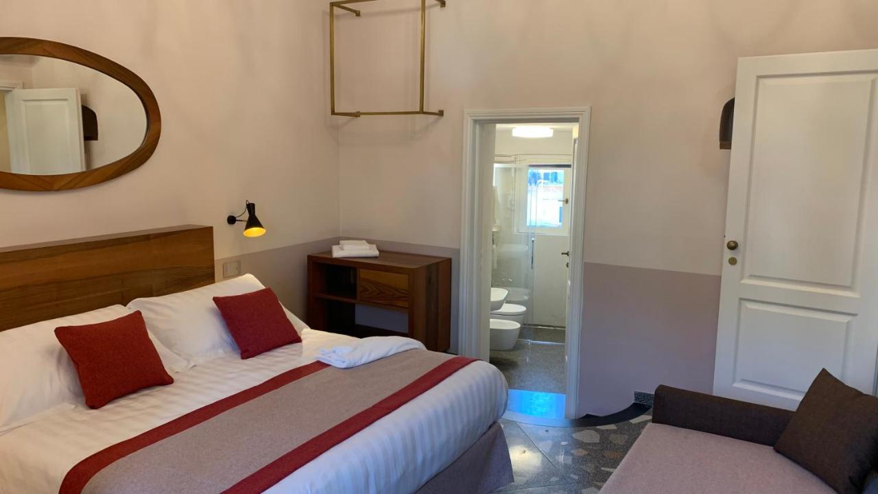 Dimora Del Leone Gaeta Bed & Breakfast Ngoại thất bức ảnh