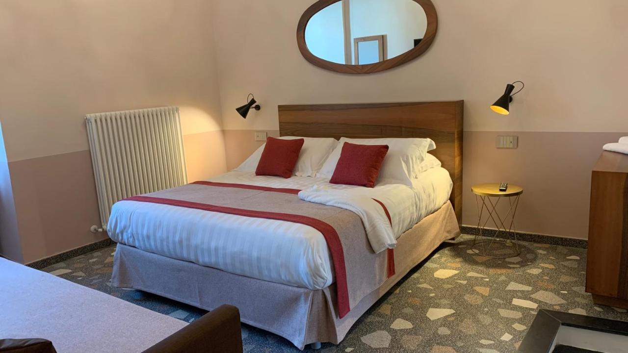Dimora Del Leone Gaeta Bed & Breakfast Ngoại thất bức ảnh